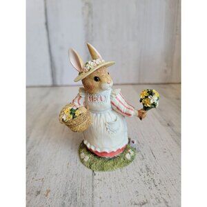Foxwood Tails villerebox picnic at Foxwood Rue's Mum 12 Easter bunny figure